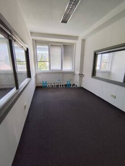 Trojkancelária - presklená v Nitre - 5