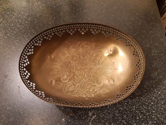 Mosadzná misa. - 5