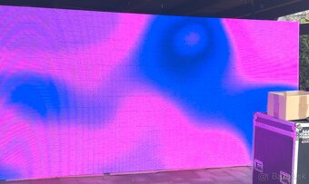 Predám profesionálnu outdoor LED obrazovku – 7,4 m² komplet - 5