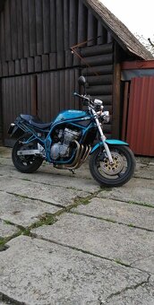Suzuki bandit 600 - 5