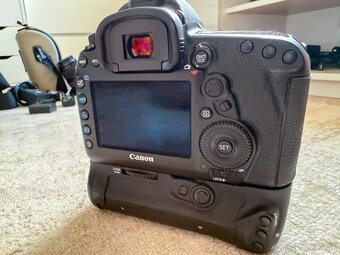 Canon 5D mark IV + Battery Grip + 4xbatéria + brašňa - 5