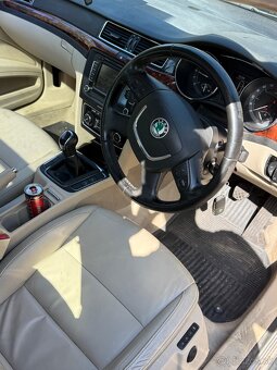 Rozpredam Škoda Superb 2 2.0 TDi 125kw kombi . Kod motora : - 5