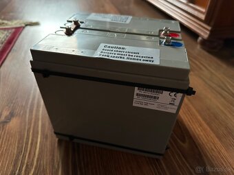 Solárna Batéria Victron Energy AGM Super Cycle 2x 12v 25ah + - 5