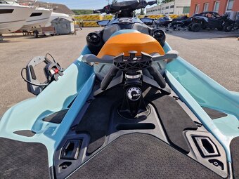 Sea-Doo Wake PRO 230 s vozíkom - 5
