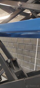 Nožnicový zdvihák na GEOMETRIU s PRÍZDVIHOM 5000kg kg - 5