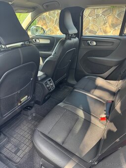 VOLVO XC40 T4 AWD Momentum - 5