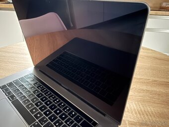 Predám Macbook Pro 15inch 2017 - 5