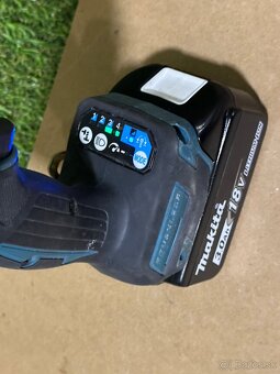 Makita DTW300Z Aku rázový uťahovák (1/2"/ 330Nm) Li-ion LXT - 5