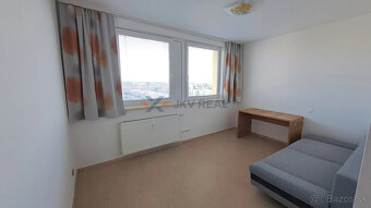 Na prenájom priestranný slnečný 3 izbový byt so zasklenou lo - 5