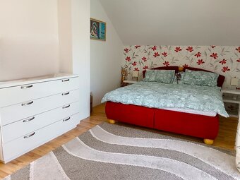 Na predaj rodinný dom s veľkým pozemkom 1968 m2 | Holumnica - 5
