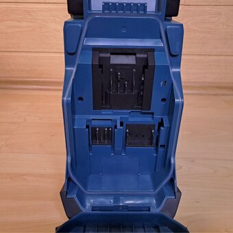 Nové rádio Makita MR007GZ - 5