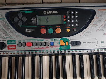 Klavír Yamaha PSR-240 - 5
