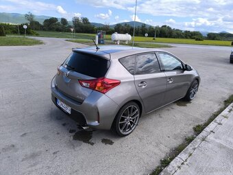 Toyota Auris 1.6 l 97kw 6MT - 5