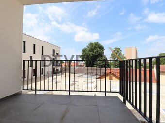 Na predaj 2 - izbový byt v centre mesta Malacky - 5