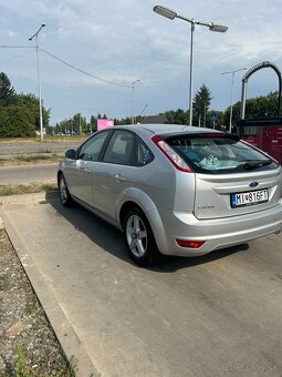 🚗 Na predaj: Ford Focus MK2 Hatchback (1.4i, 59 kW, 2010) - 5