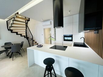 Luxusná moderná celoročná NOVOSTAVBA pri Šírave - s výhľadom - 5