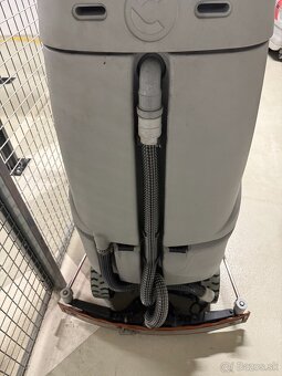 Umývací stroj Comac tripla 24b - 5