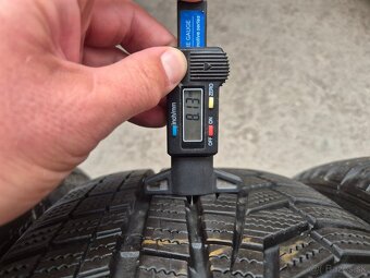 225/60 r17 zimné 4 ks HANKOOK dezén 8,6 - 7,9 mm - 5