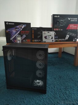 Ryzen 7 7800X3D, RX 6800 XT 16GB, 48GB RAM, AORUS doska - 5