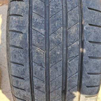 225/55r18 - 5