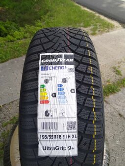 Alu ŠKODA FABIA 4 R 16 originál + zimné pneu. - 5