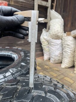 Hankook 235/75r15 - 5