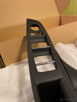 BMW F10/F11 NOVÉ madlá dverí čierne KOMPLET SADA - 5