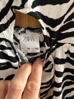 Každé saty 10 eur - 5