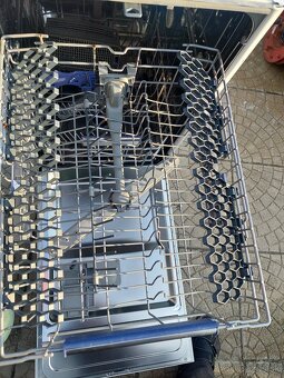 Umývačka riadu Beko DFS29030W - 5