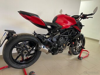 MV Agusta Brutale Rosso 800 - 5