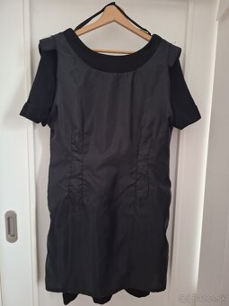 Čierne dámske púzdrové šaty -kokteilky - 5