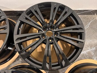 original audi a8 r20 5x112 s line 4N0601025q - 5