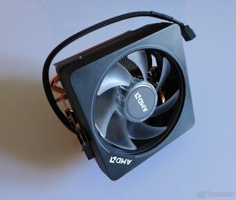 Originálny chladič AMD Wraith Prism RGB (z Ryzen 9 3900X) - 5