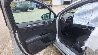 Predám Ford Mondeo 2.0 110 KW, ACC,LED Kamera, ťažné, manuál - 5