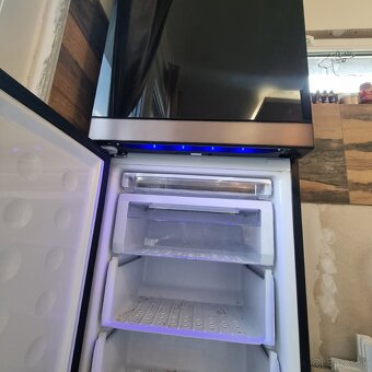 Chladnička s mrazničkou Samsung - 5