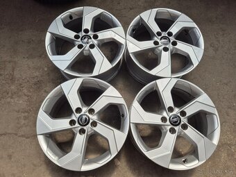 5x114,3 r17 ET40 x 7J elektróny originál NISSAN - 5