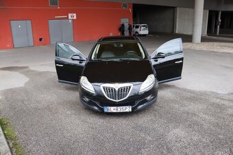 Lancia Delta 2.0 JTD Platino 2009 - 5