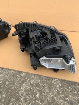 xenon svetlo full led vw caddy 20- prave leve - 5