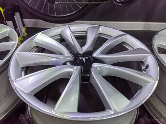 5x114.3 r19 tesla - 5