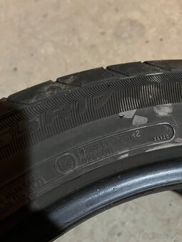 Predám pneu 215/55 R17 - 5