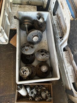 Jawa 250 Pérák-2xmotor + náhradne diely - 5