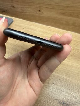 iPhone 11 - 64GB Čierny - 5