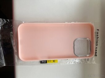 Ružový silikonový obal na iPhone 16 pro max - 5