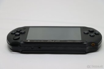 Sony PSP E1004 Street + nabíjačka + 4GB karta + púzdro - 5