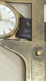 Predám funkčné starožitné Švajčiarské hodiny Flucano - 5