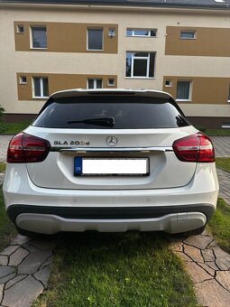 Mercedes GLA trieda 200 D A/T - 5
