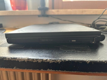 Lenovo ThinkPad T400 - 5