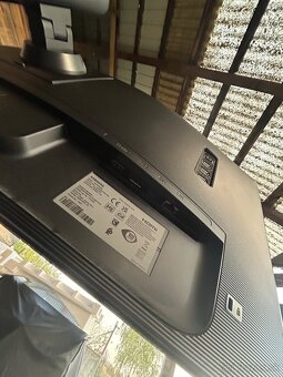 monitor 4K - 5