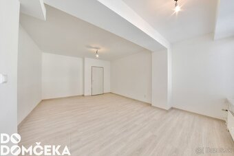DO DOMČEKA | Bývanie s veľkorysým priestorom a vlastnou gará - 5
