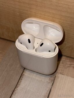 Apple AirPods (2019) - 5